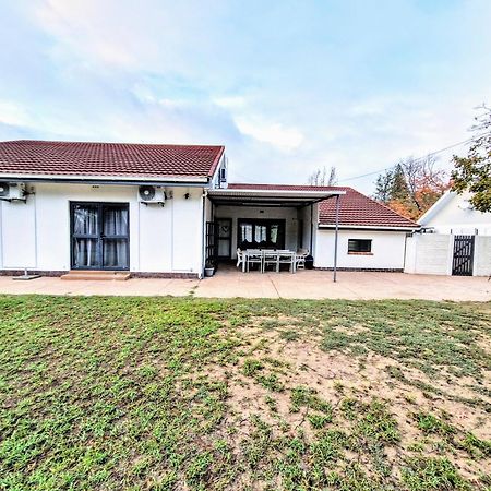 9 On Drommedaris Hotel Stellenbosch Kültér fotó